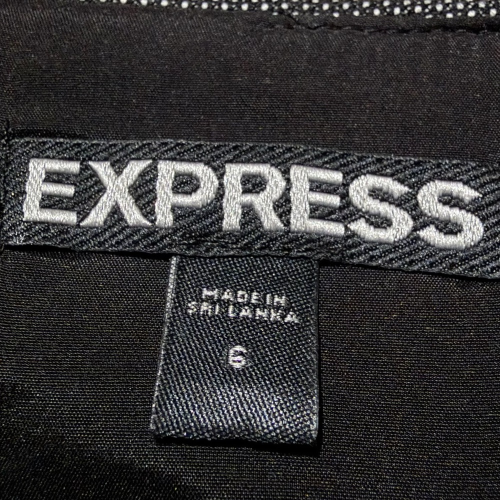 Express polyester gray skirt in mini to mid length great details and material 6 - Picture 6 of 8
